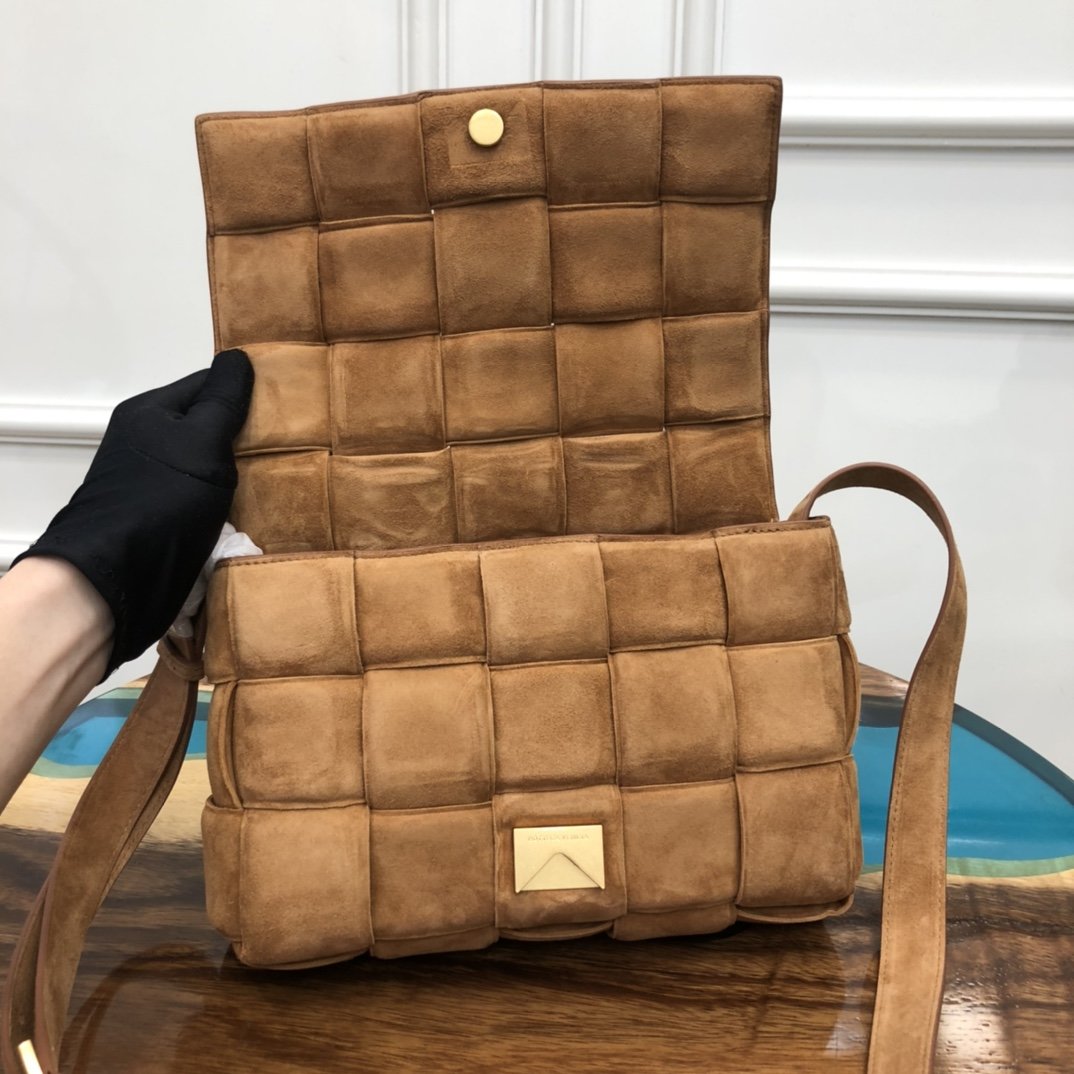 B0tt*ga Ven*ta Cassette Bag