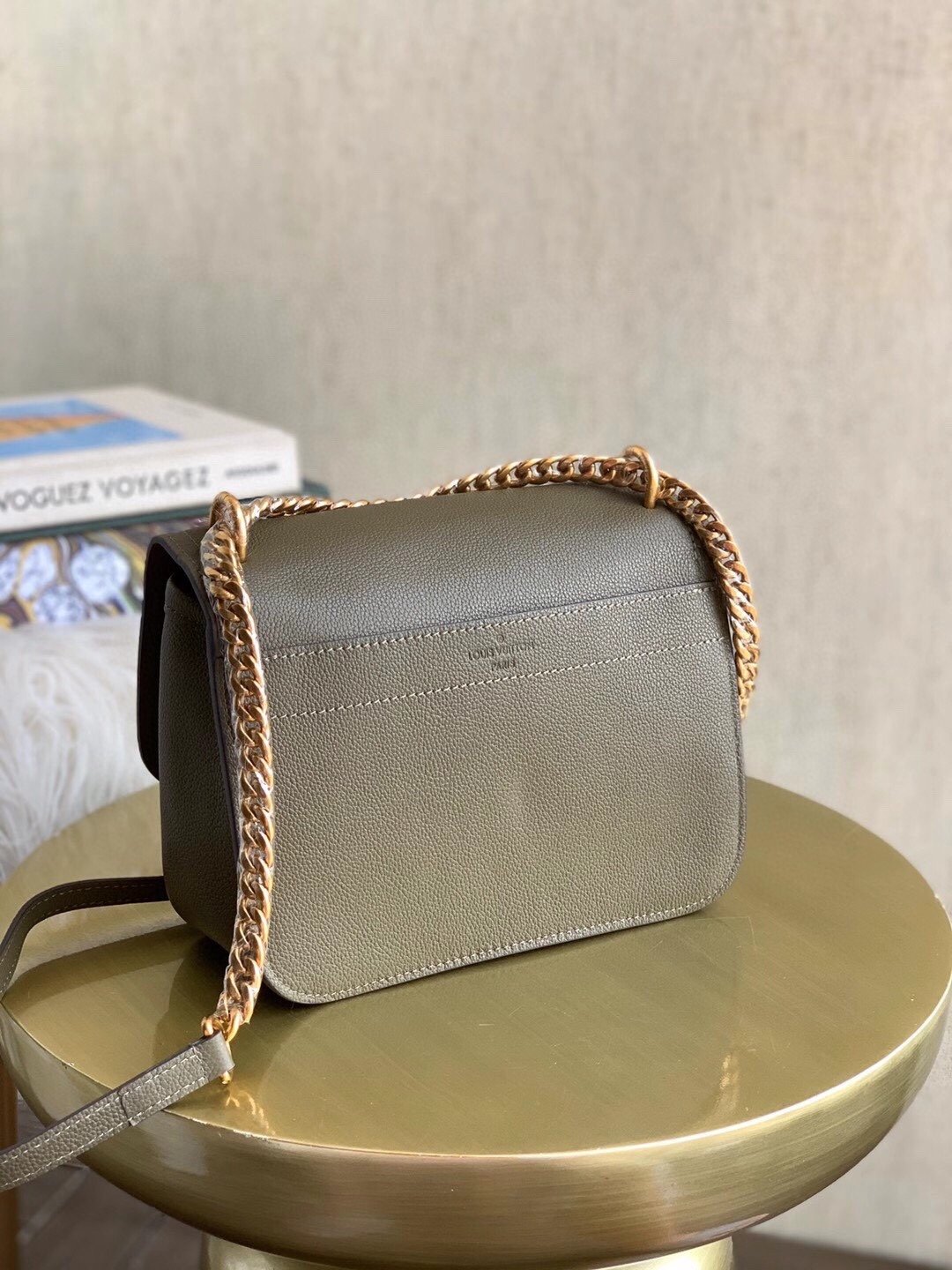 L0vis Vvtt0n 2020-21FW Shoulder Bags 001