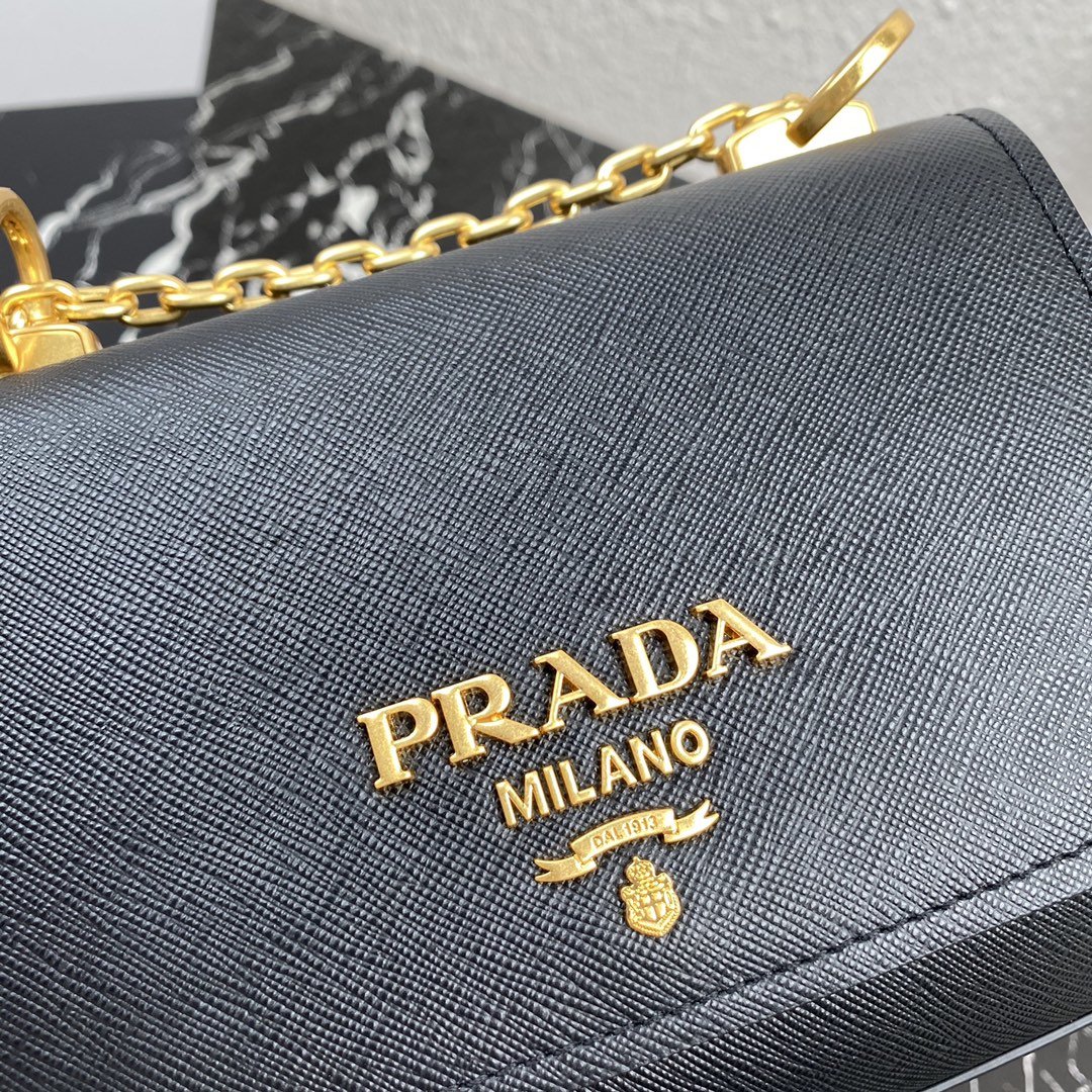 Pra*a Saffiano Chain Bag 1BD275 003