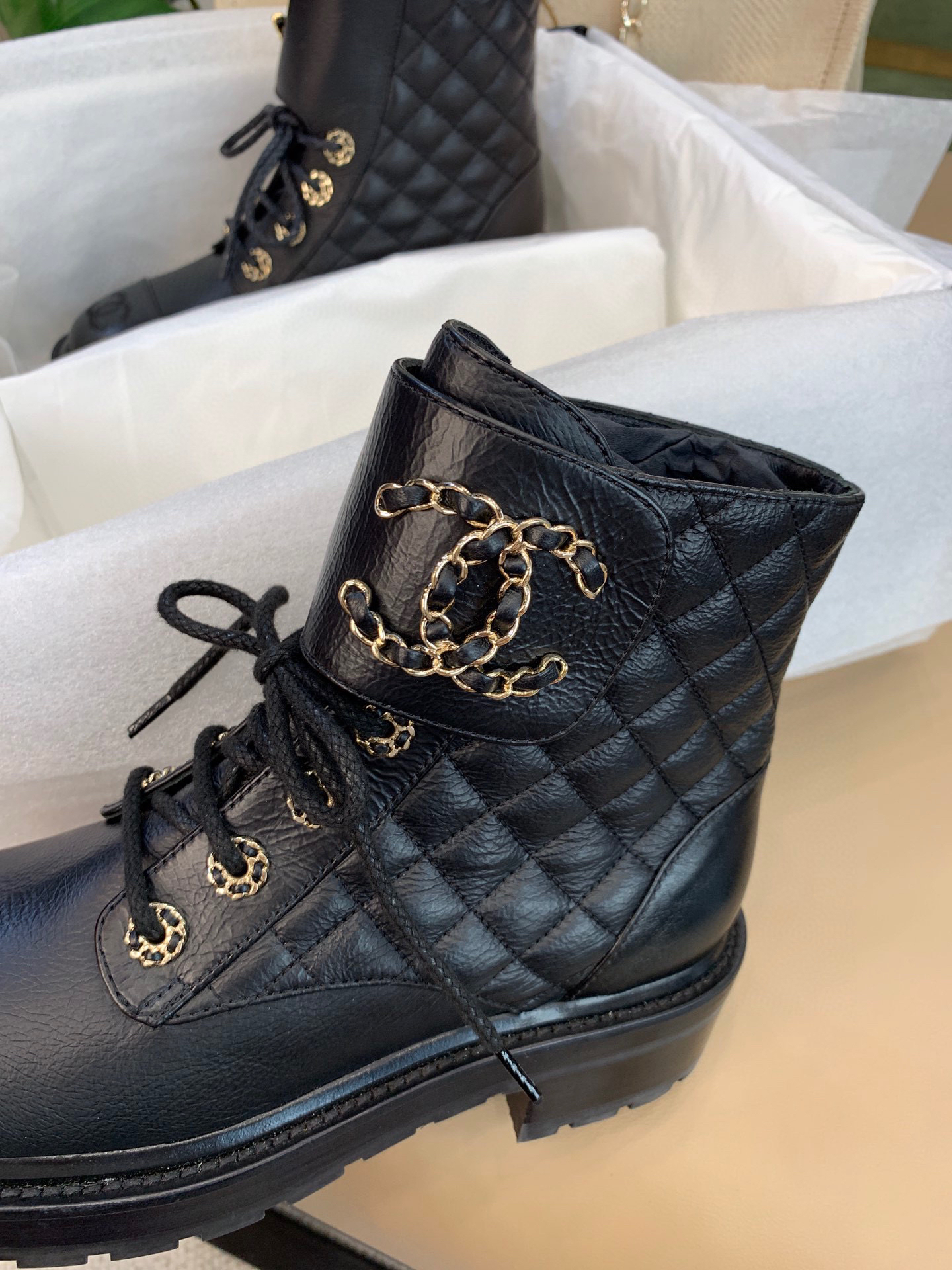 Ch**el Boots 005