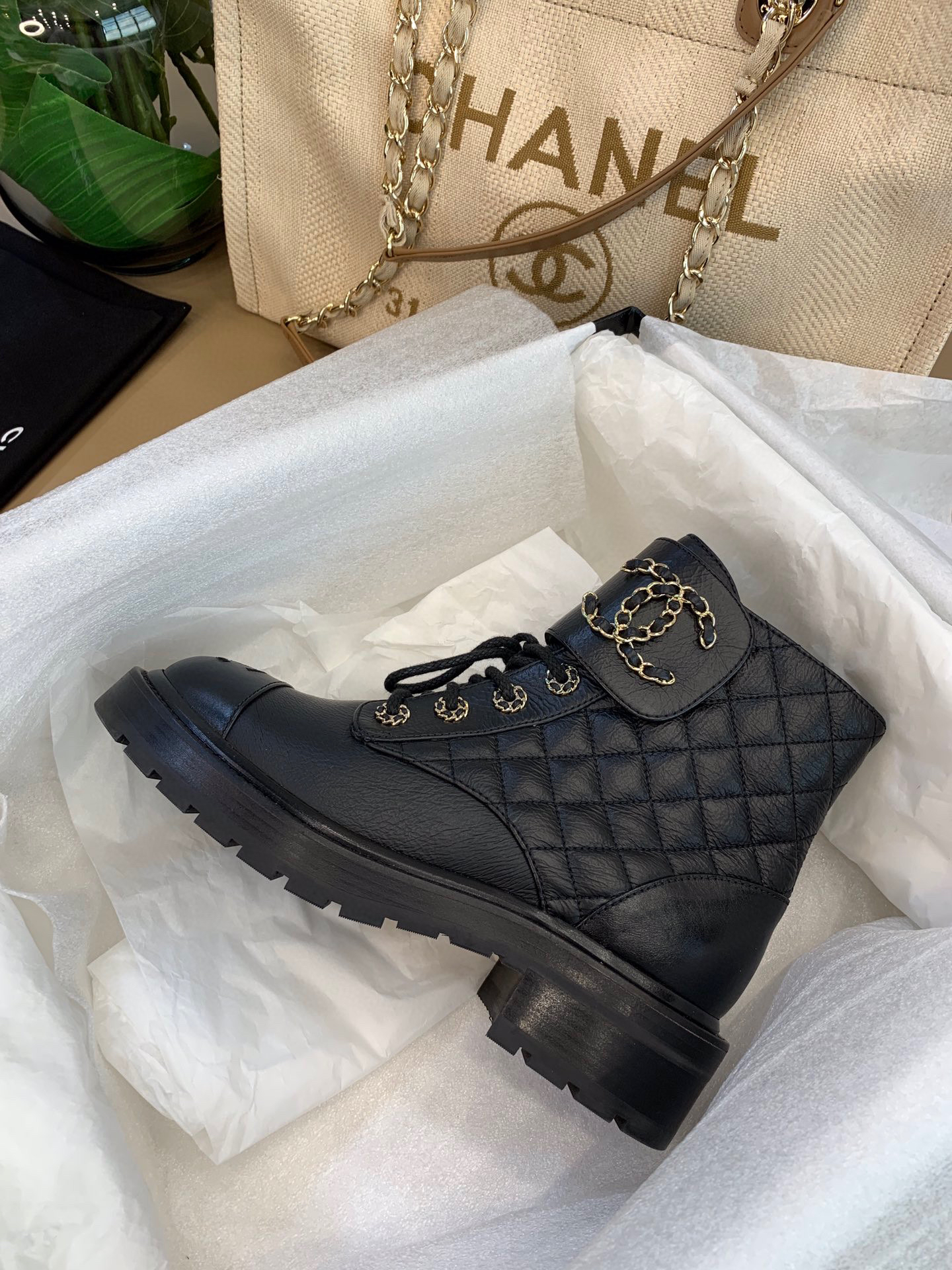 Ch**el Boots 005