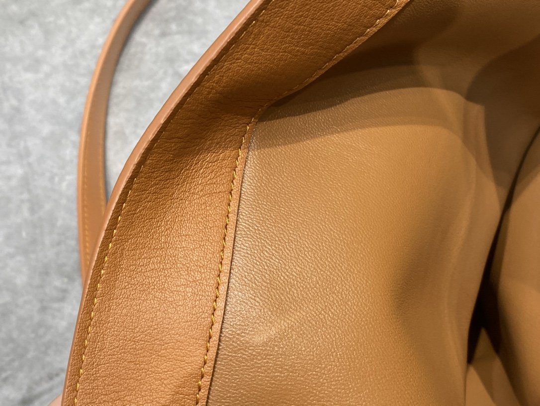 Y51 TAG hobo bag in canvas and leather 001