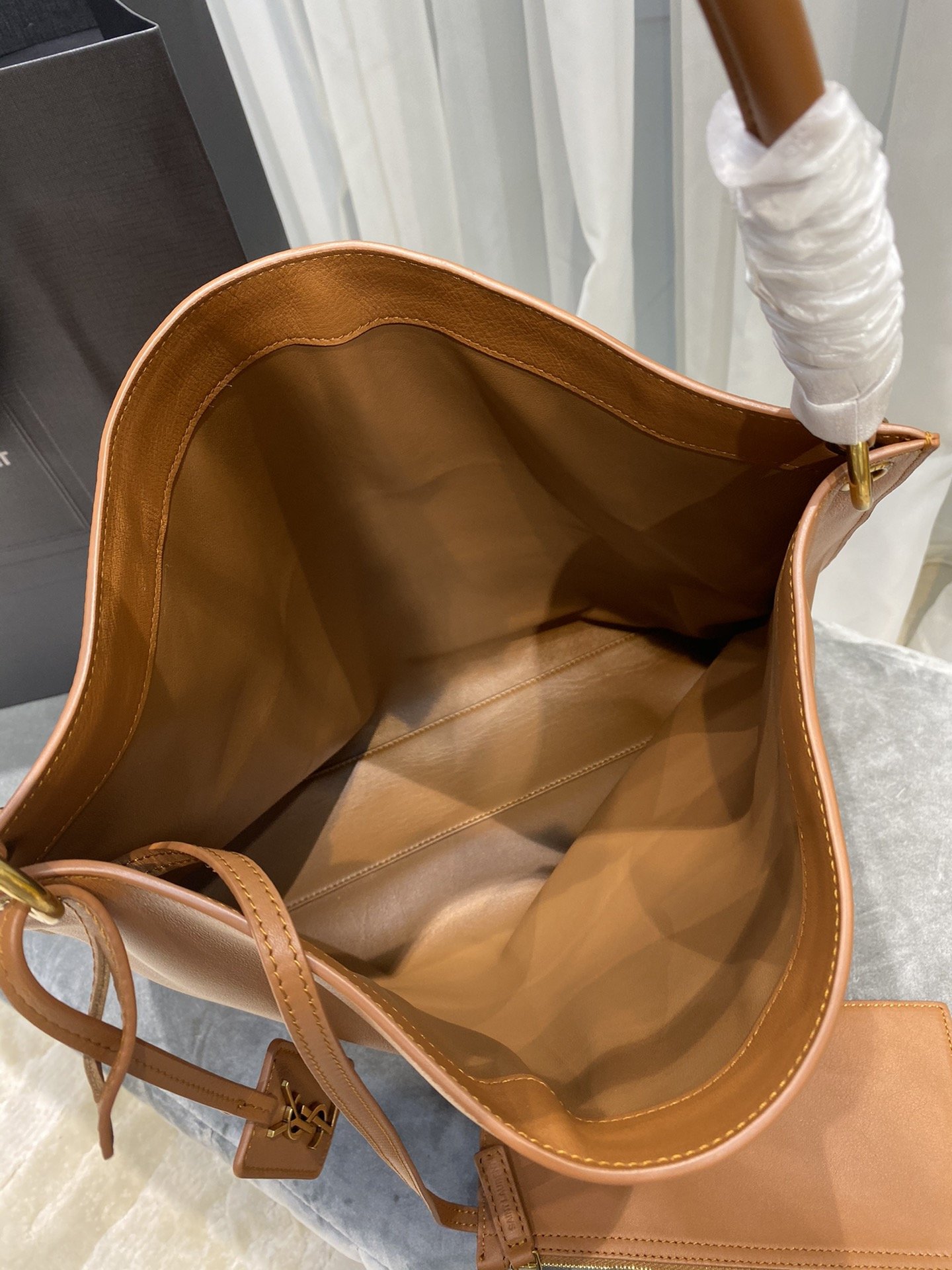 Y51 TAG hobo bag in canvas and leather 001