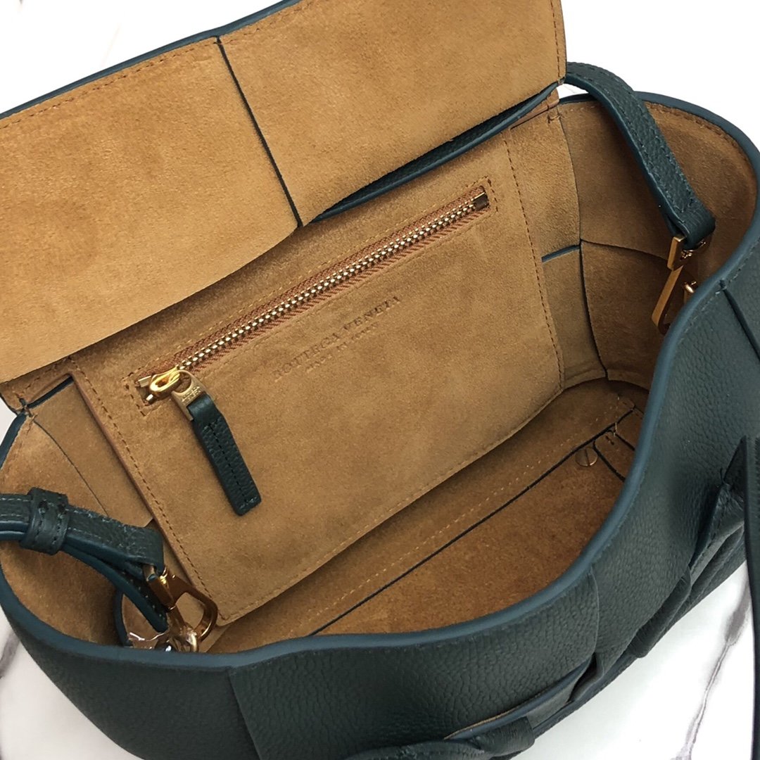 B0tt*ga Ven*ta Arco Bag 006