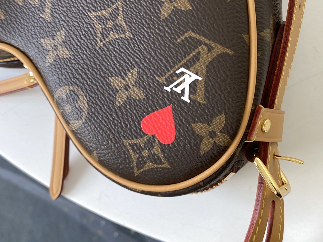 LV M45149 Nicolas Ghesquière Monogram