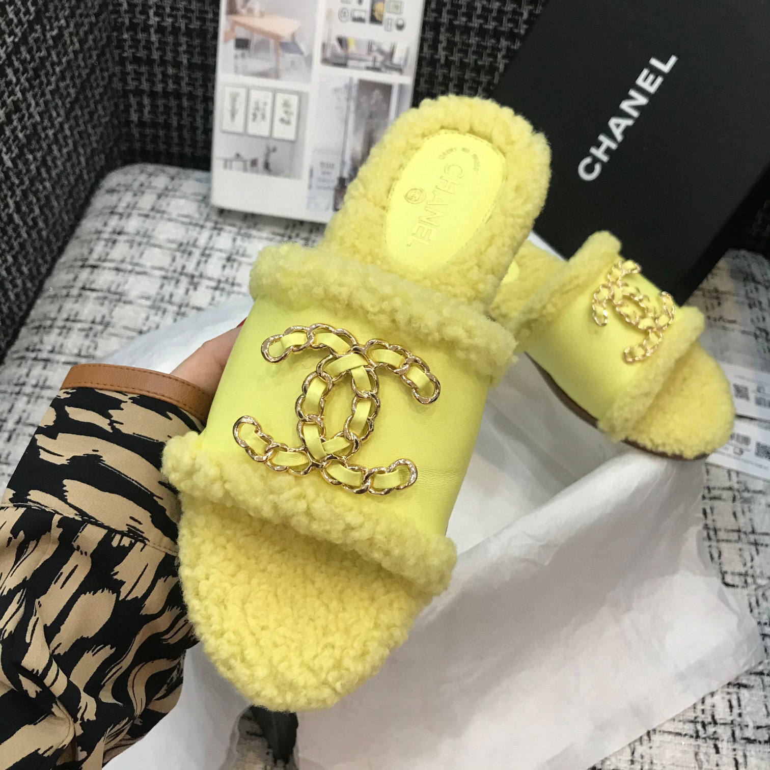 Ch**el Slippers 008