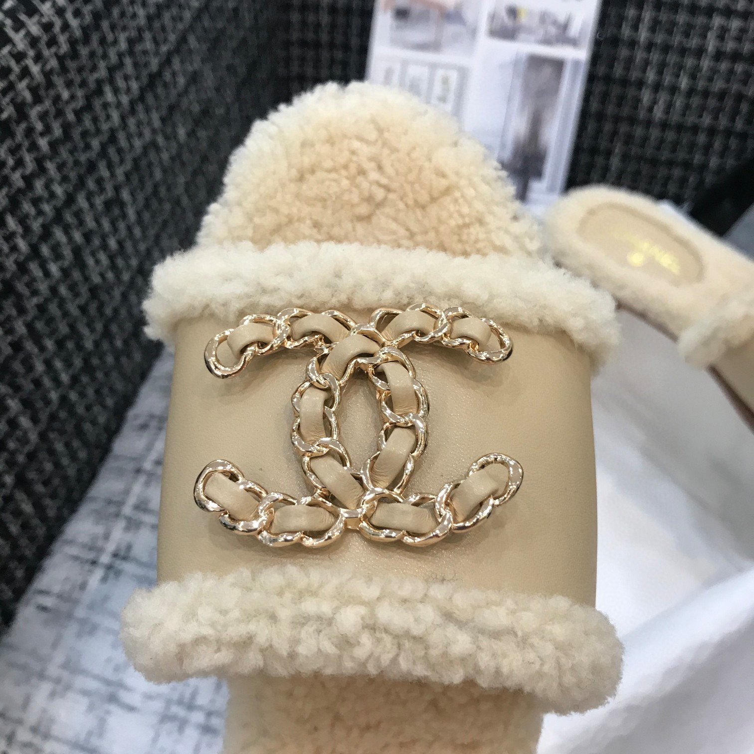 Ch**el Slippers 009