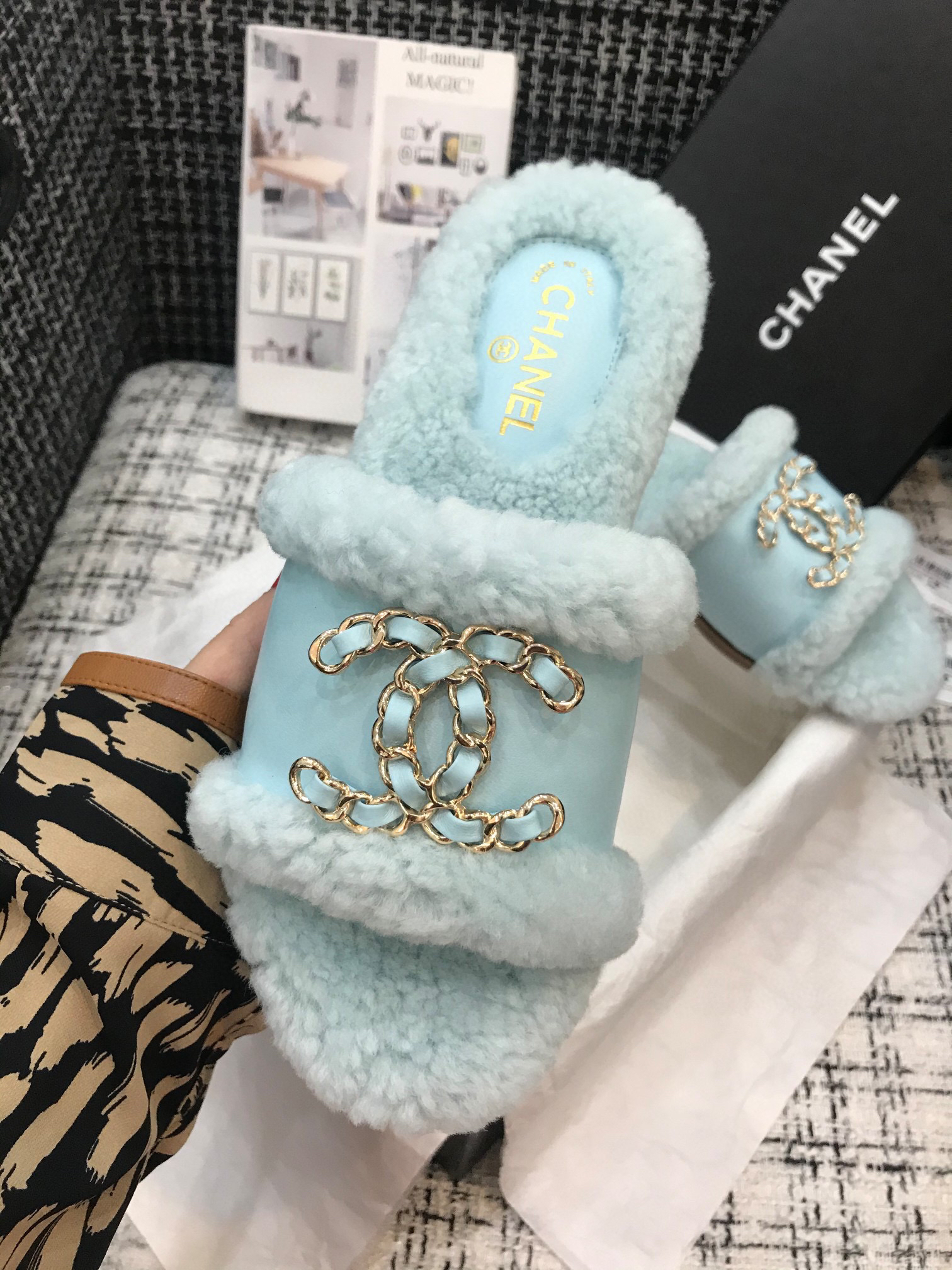 Ch**el Slippers 010