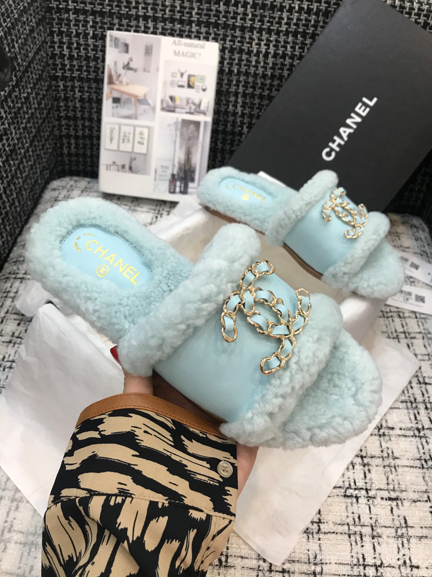 Ch**el Slippers 010