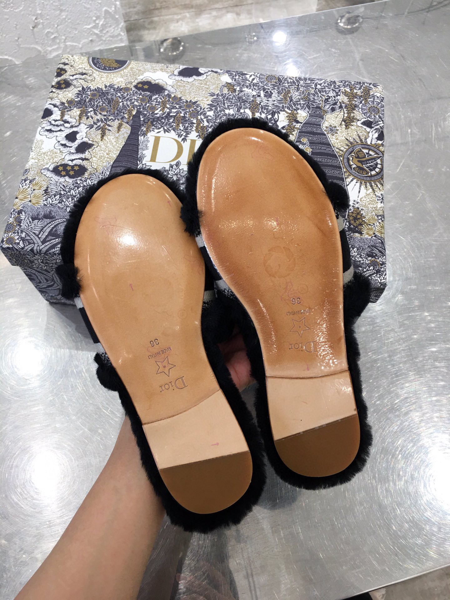 D10r slippers 003