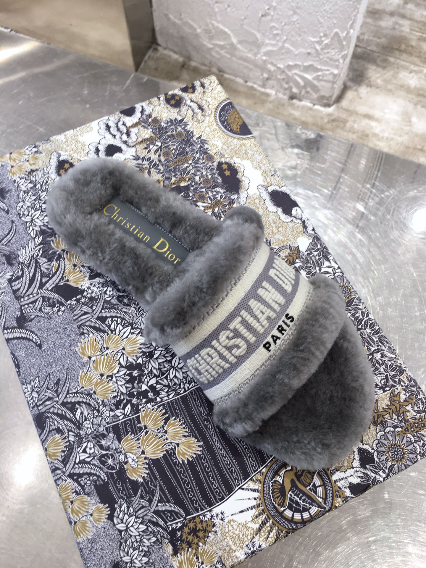 D10r slippers 004