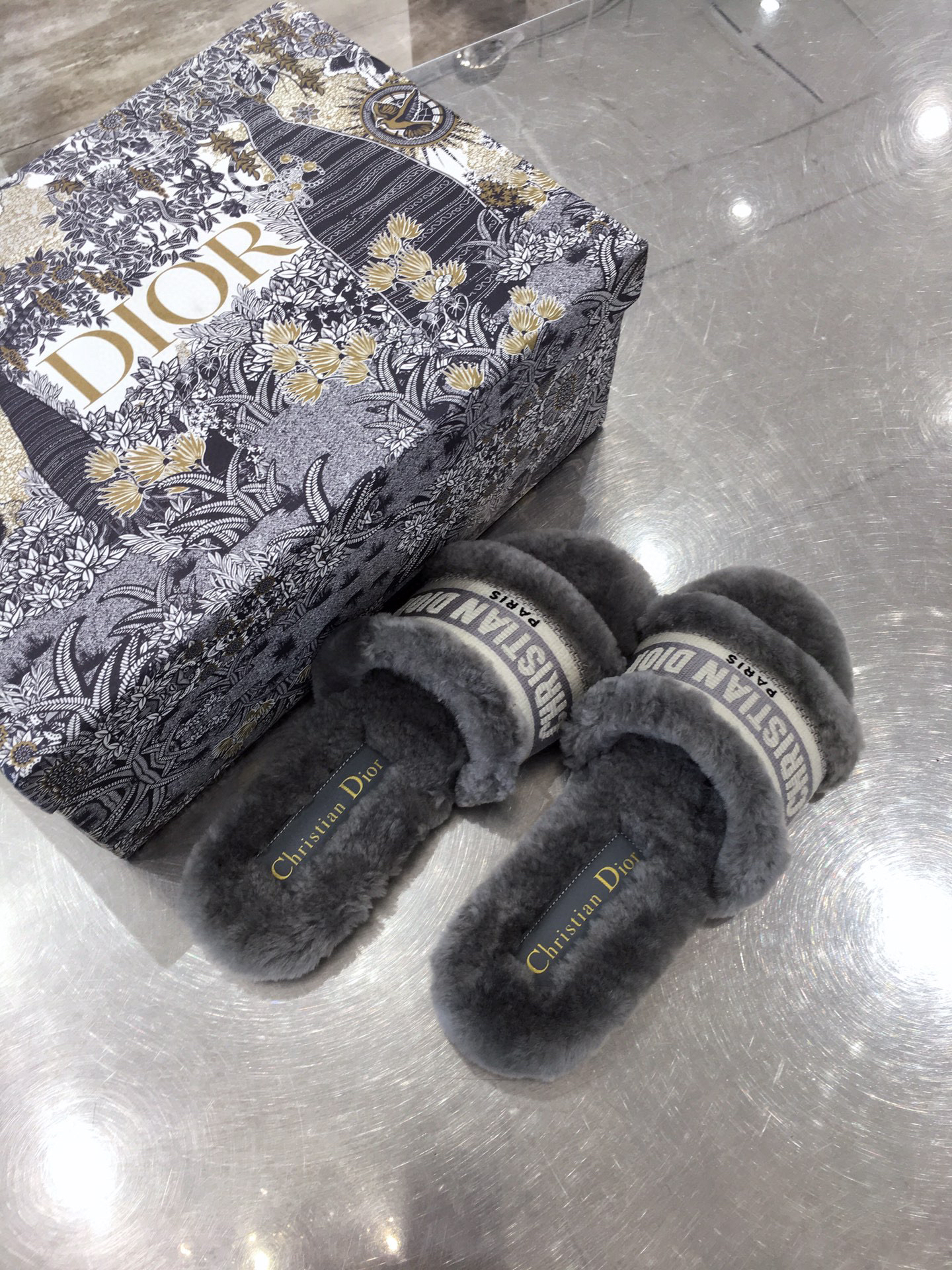D10r slippers 004