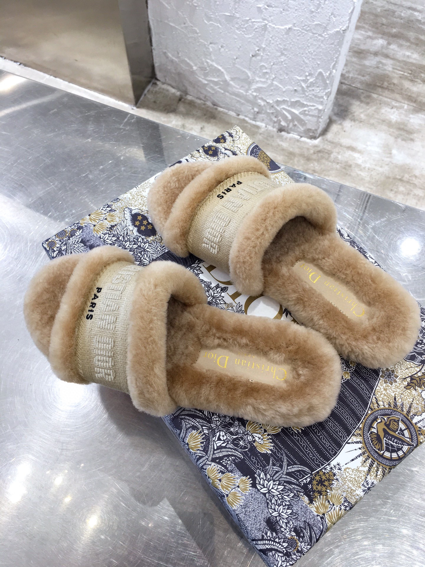 D10r slippers 005