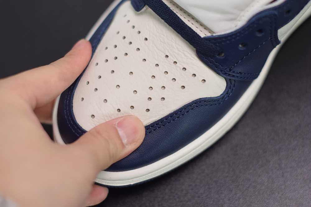 AJ1 Air Jordan 1 Retro Obsidian