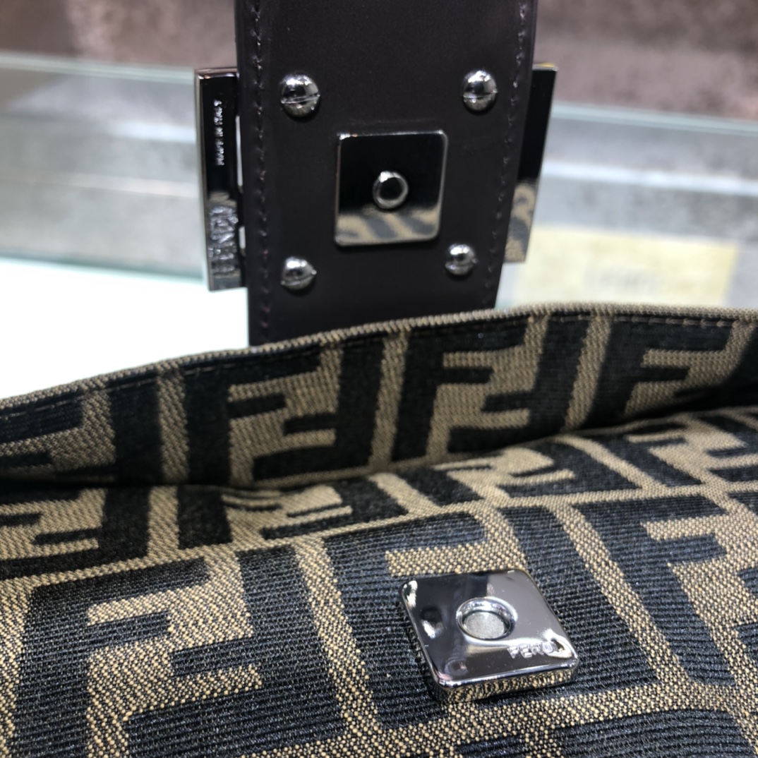 F**di Vintage Bag sliver hardware