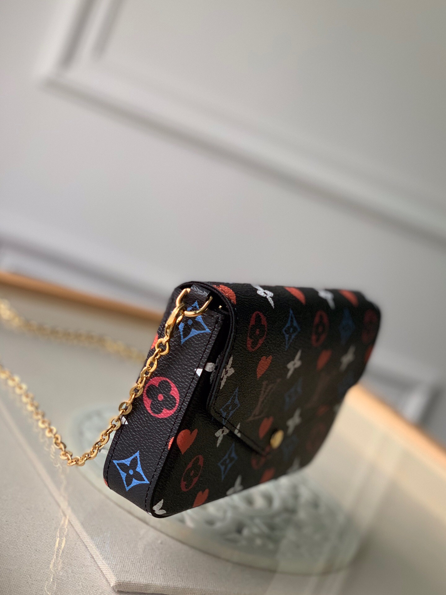LV Félicie Pochette Empreinte Leather Bag 01