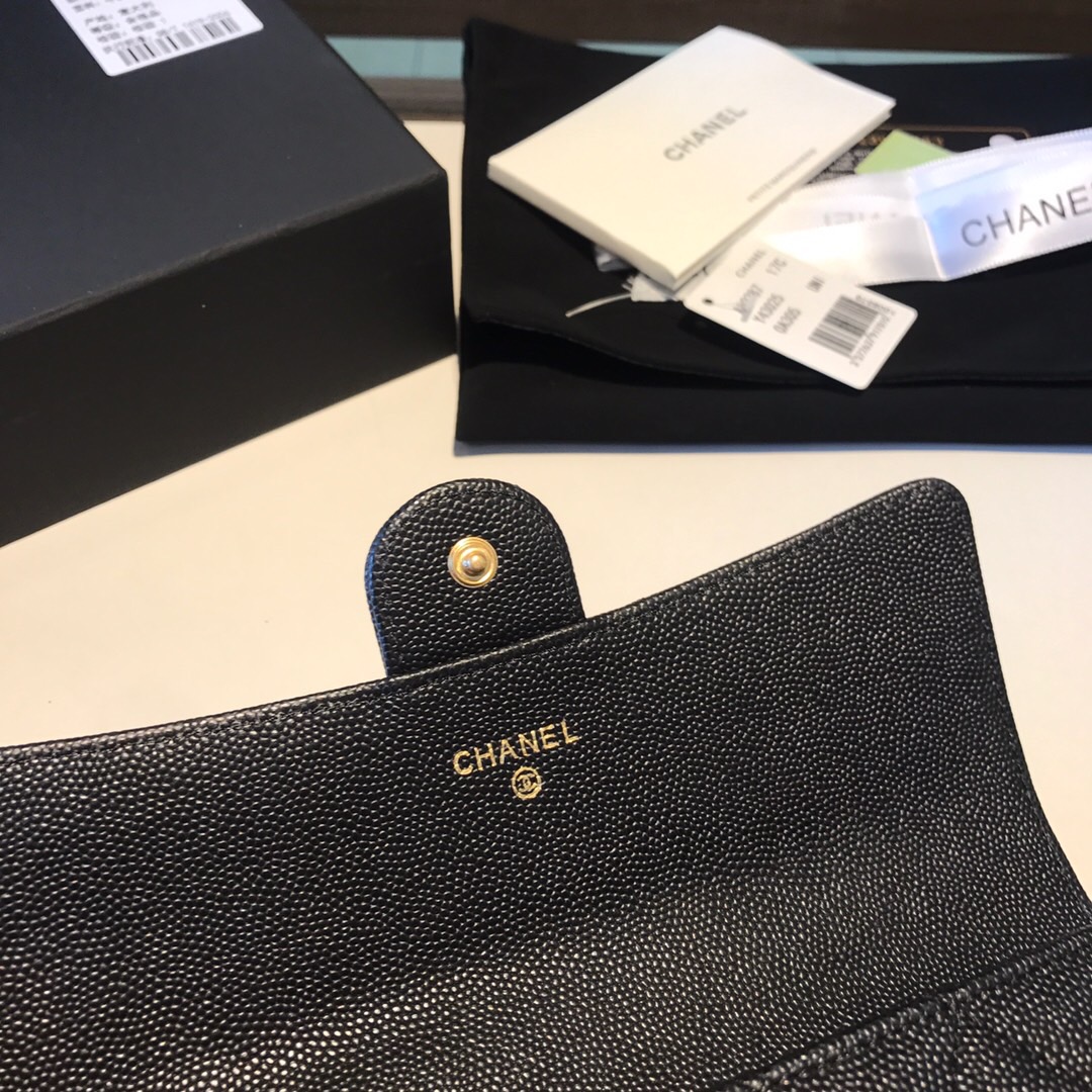 Ch**el Classic Flap wallet 02