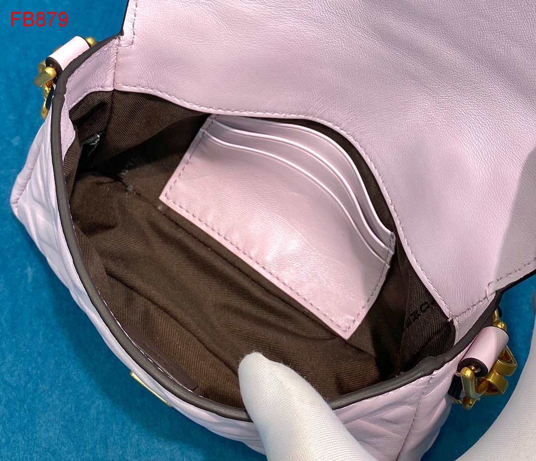 F**di baguette bag 19cm