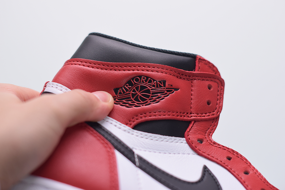 Air Jordan 1 Chicago AJ1
