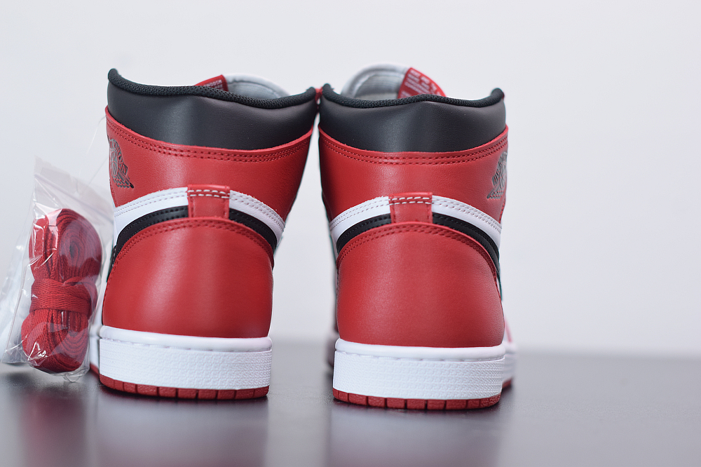 Air Jordan 1 Chicago AJ1