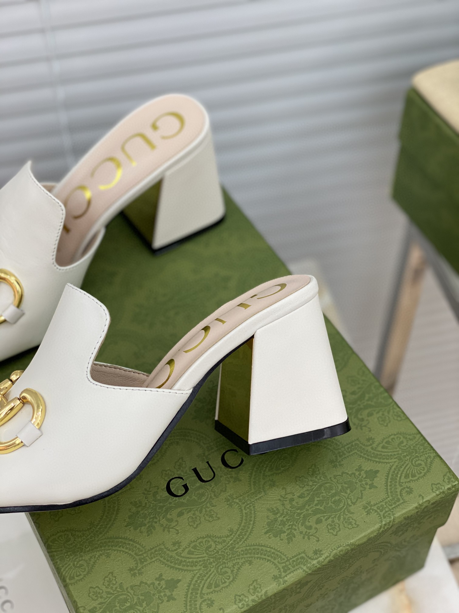 Gvc*1 Sandals 030