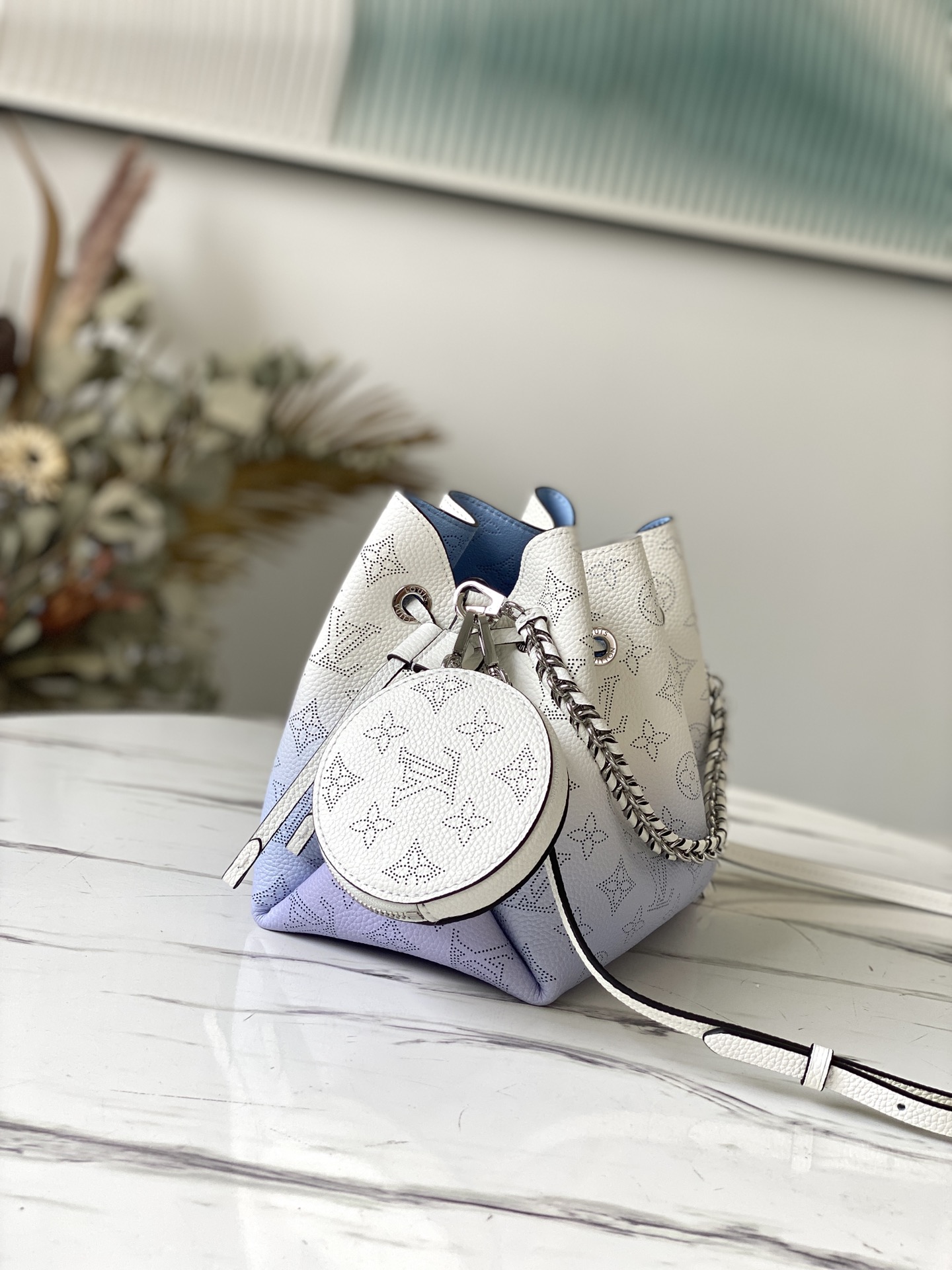 L0vis Vvtt0n Bella Bag M57856