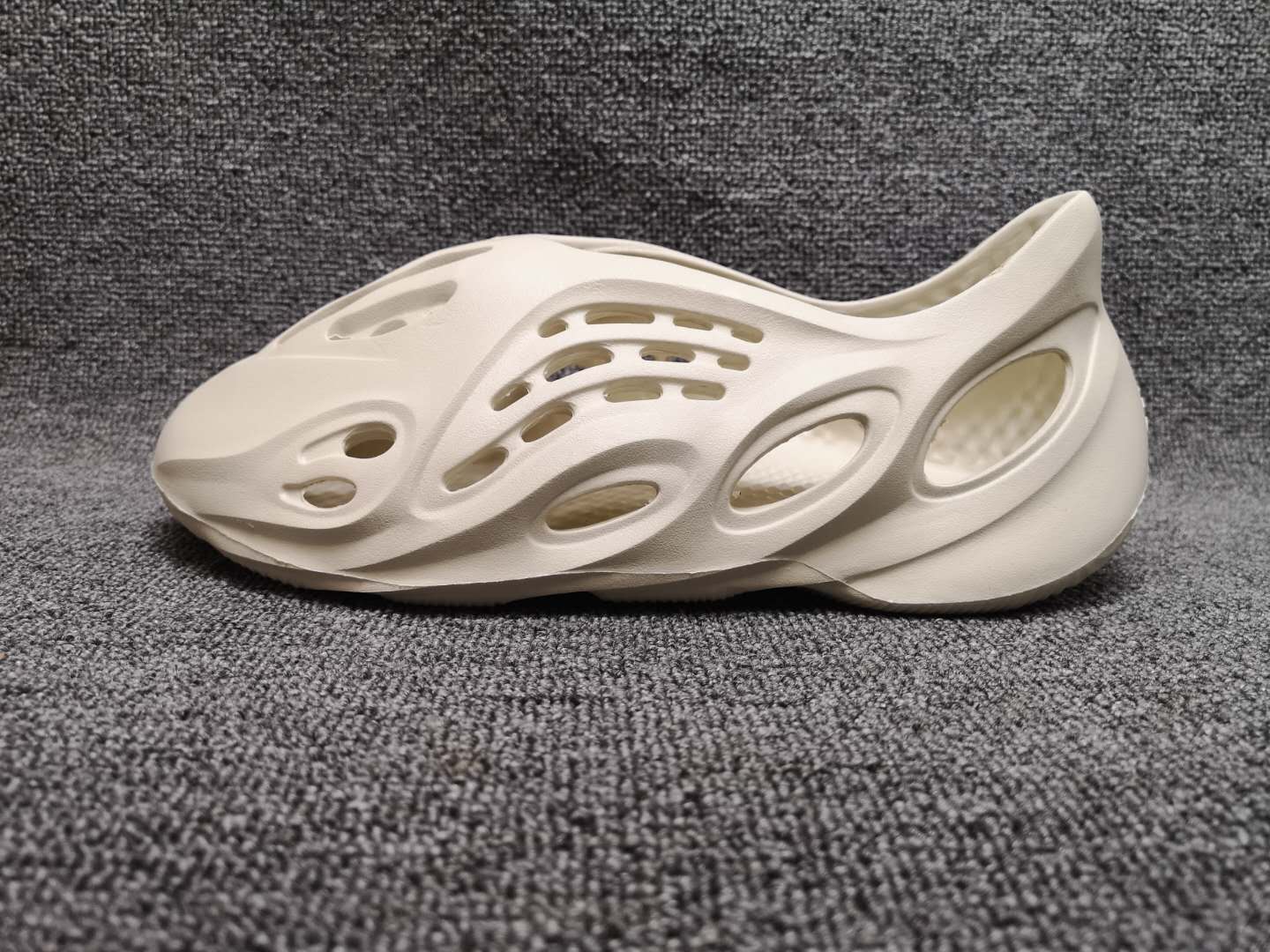 Yezzy Foam Runner