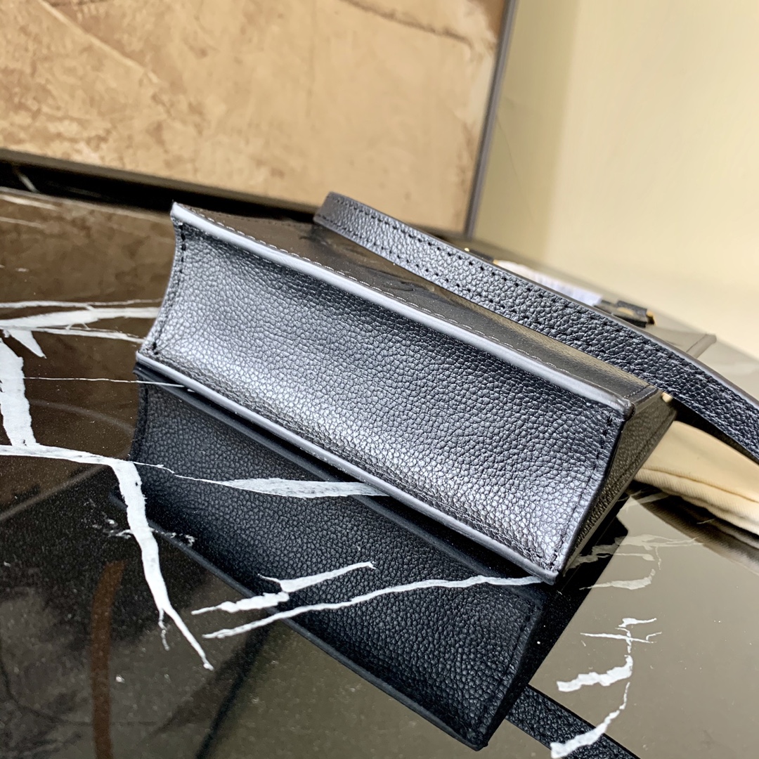 L0vis Vvtt0n Petit Sac Plat bag 003