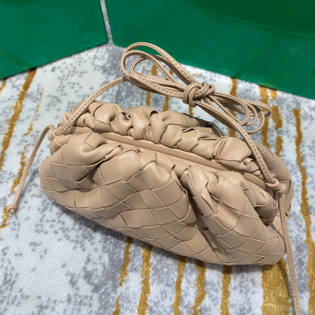 B0tt*ga Ven*ta The Pouch Bag 003