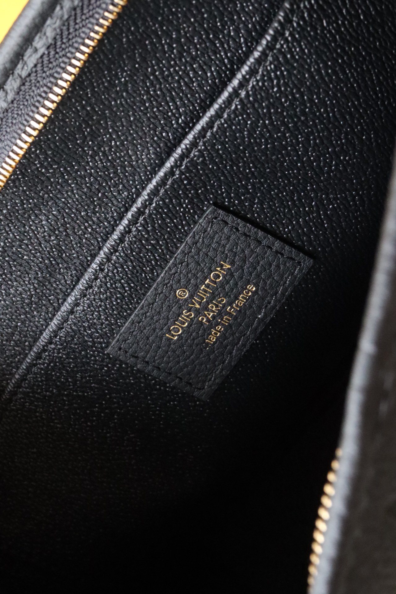 L0vis Vvtt0n Monogram Eclipse Pochette Voyage black