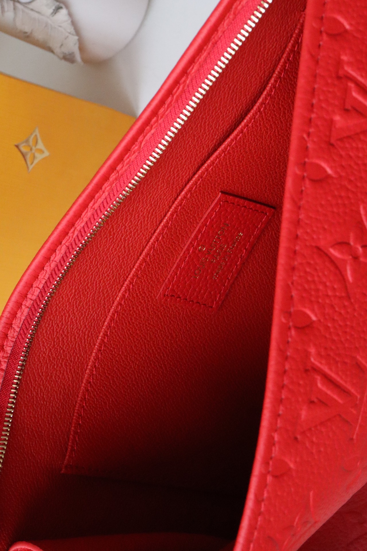 L0vis Vvtt0n Monogram Eclipse Pochette Voyage red