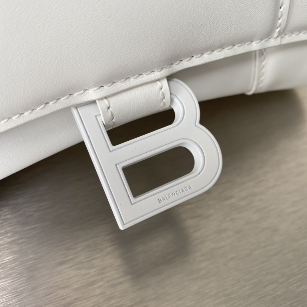 Ba1en*iaga Hourglass white 19cm bestify