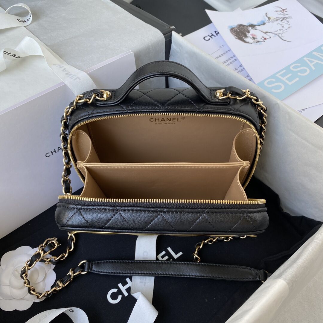 Ch**el Vanity bag 18cm 