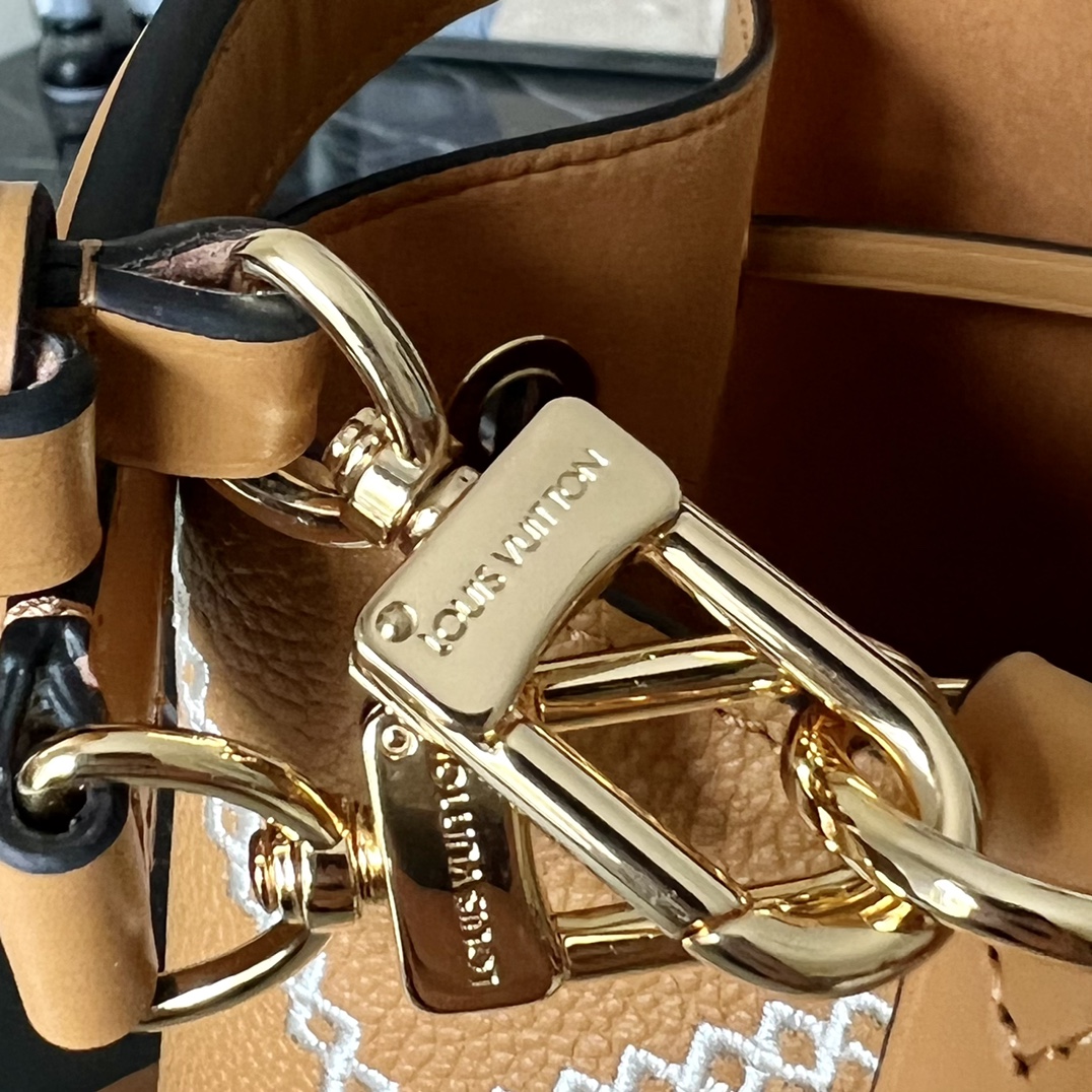 LV NÉONOÉ BB Monogram Bag M46029 20cm