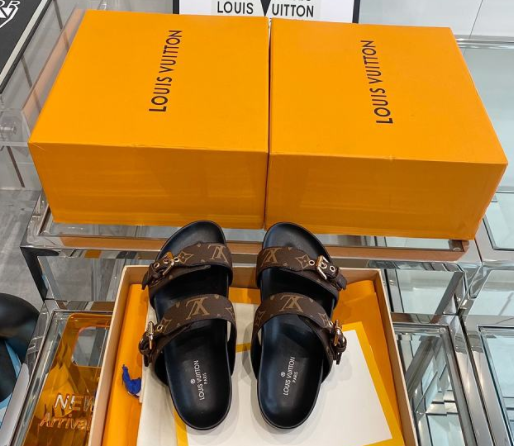 L0vis Vvtt0n Slipper 002