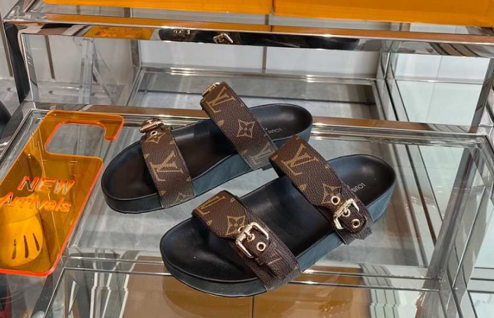 L0vis Vvtt0n Slipper 002