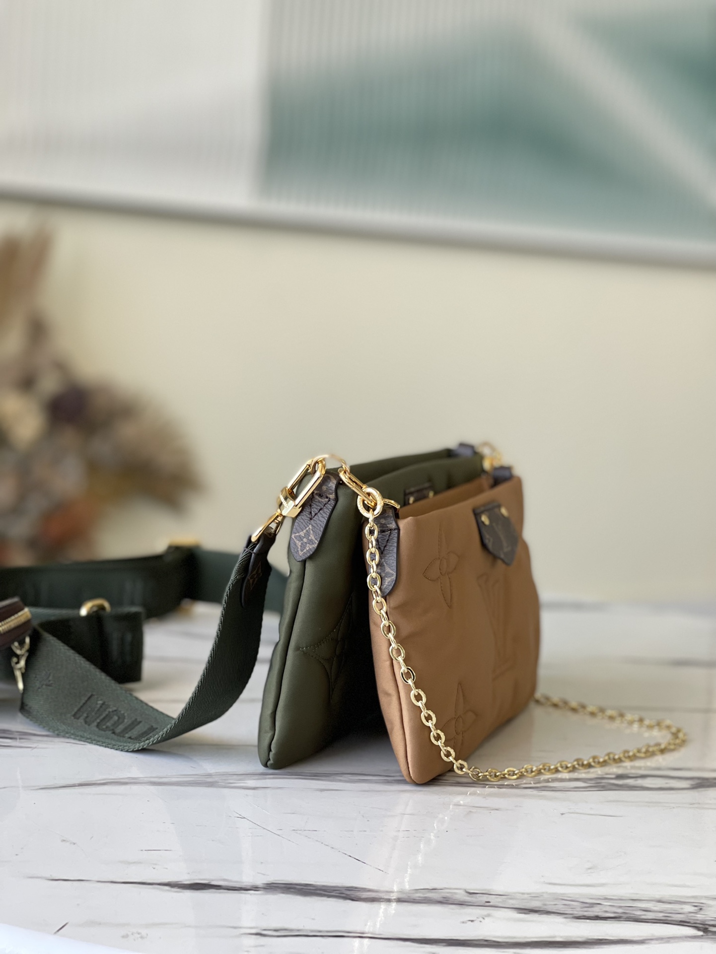 LV Maxi Multi Pochette Accessoires 001