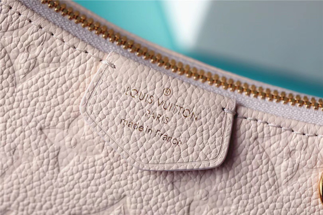 L0vis Vvtt0n Easy Pouch On Strap