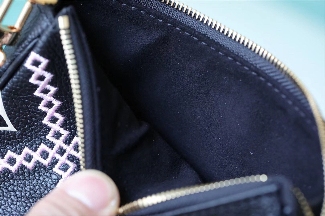 L0vis Vvtt0n Mini Pochette Accessoires 15cm 001