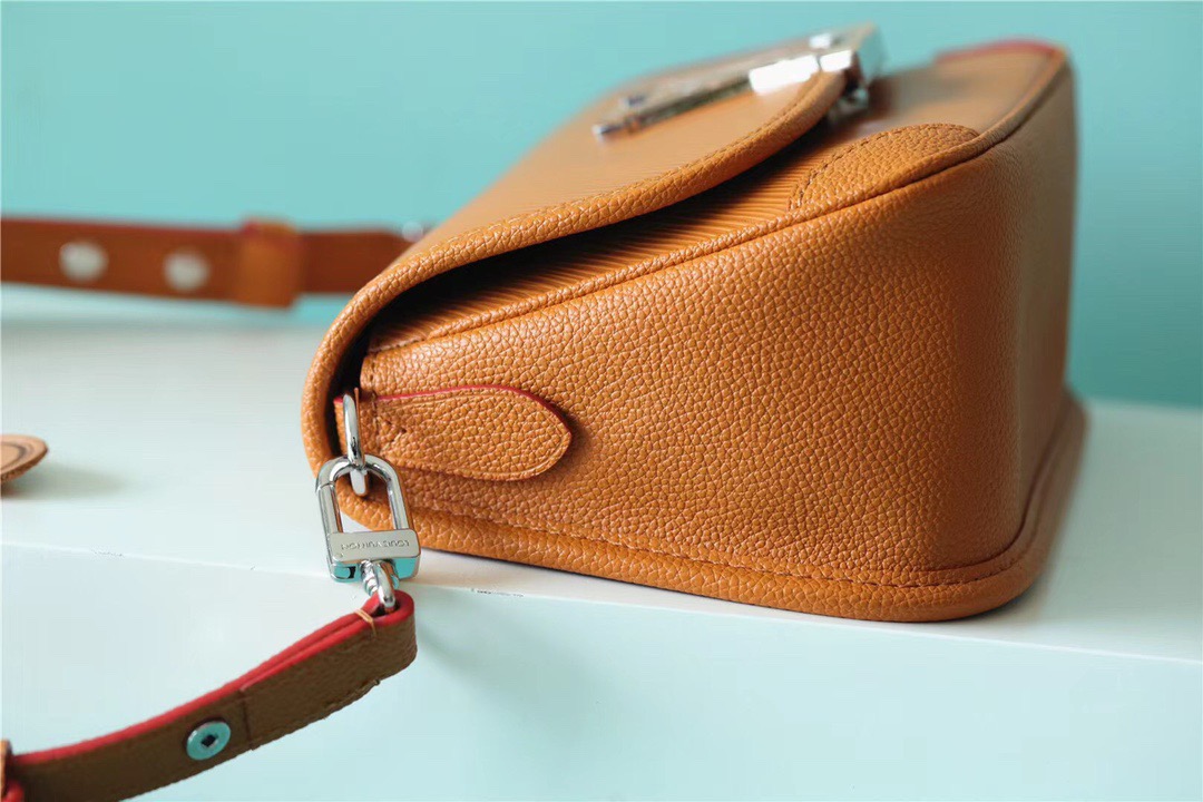 L0vis Vvtt0n Buci Handbag 24.5cm 001