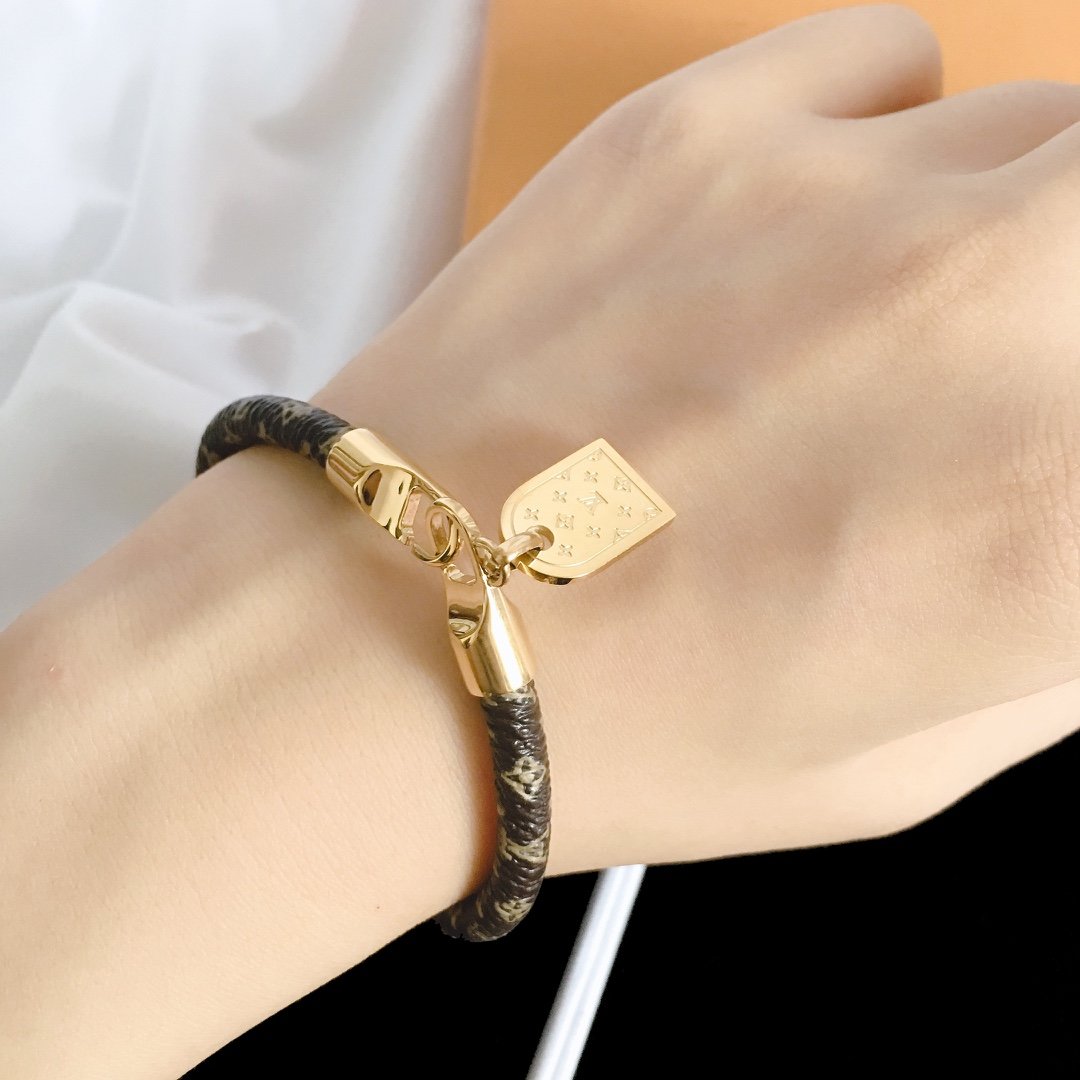 L0vis Vvtt0n Bracelet 004