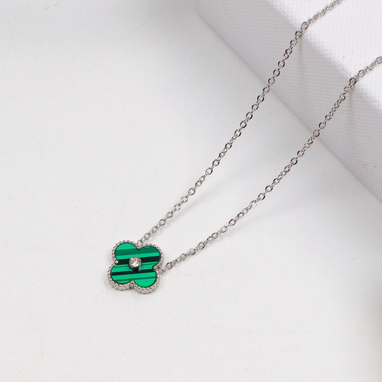 V*n Cl**f Arpels necklace silver