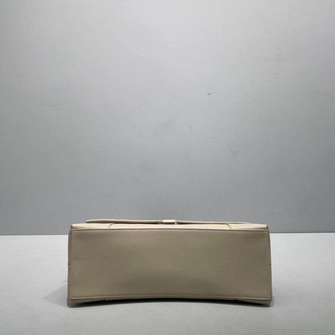 Ba1en*iaga Downtown Bag
