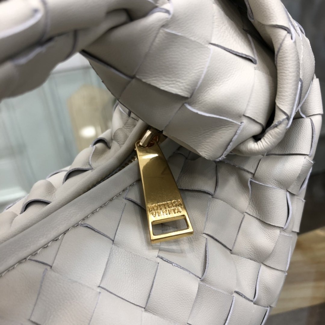 B0tt*ga Ven*ta bag white 23cm