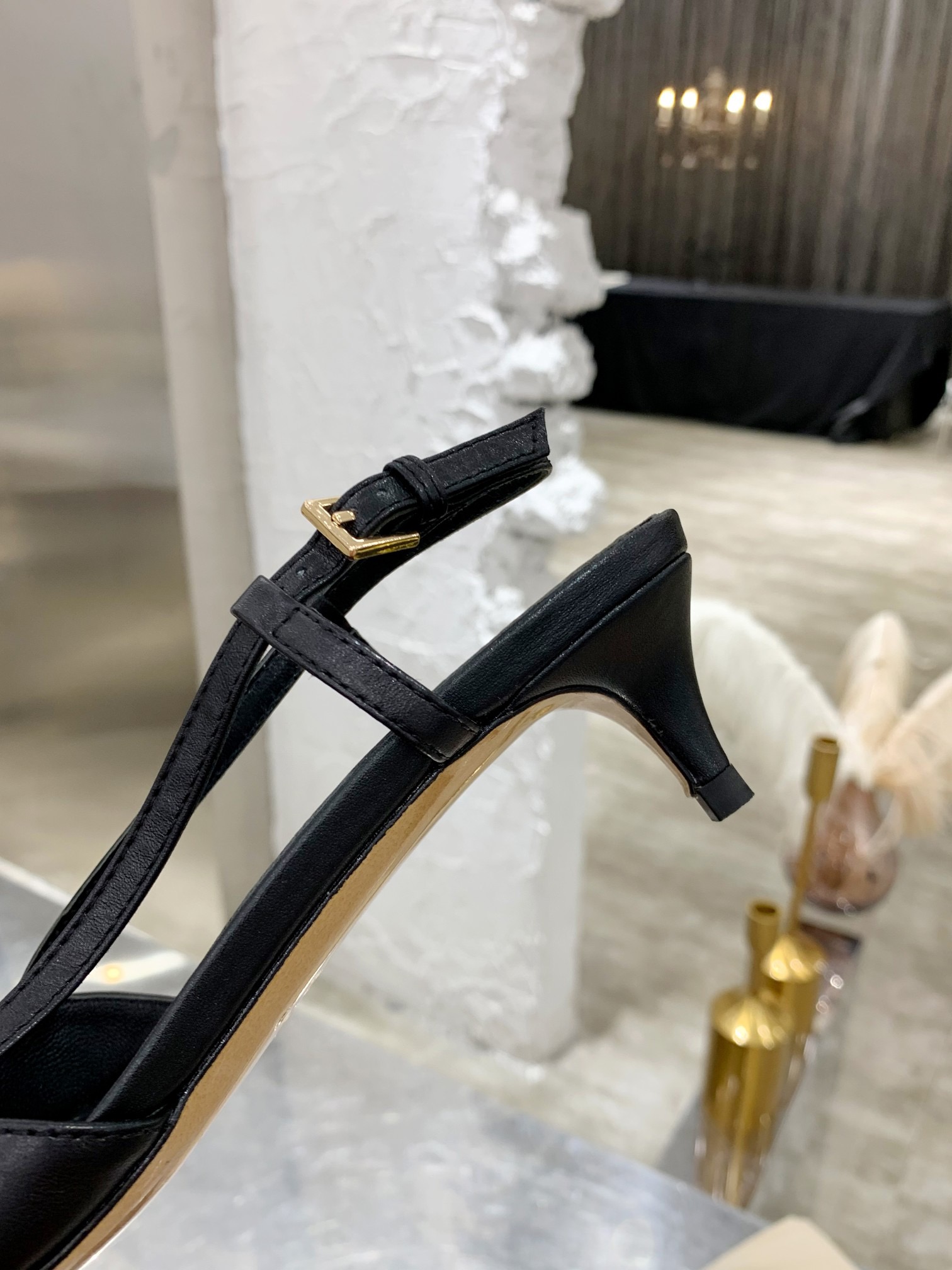 Va1e*ntin0 black heels