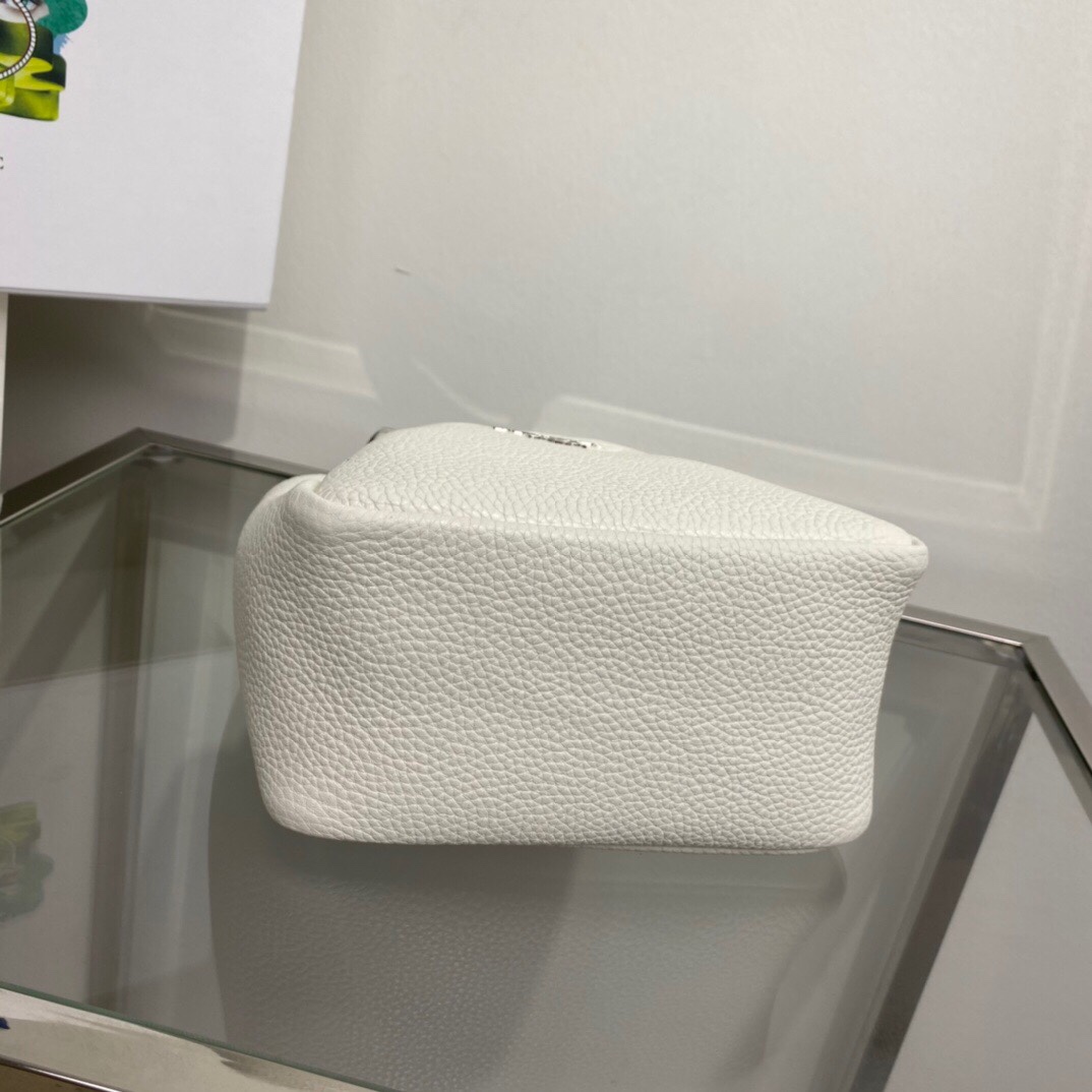 Pra*a Leather handbag