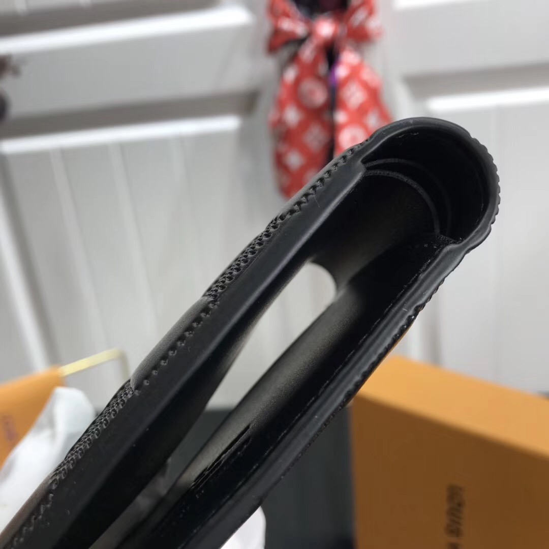 LV MULTIPLE WALLET M60895