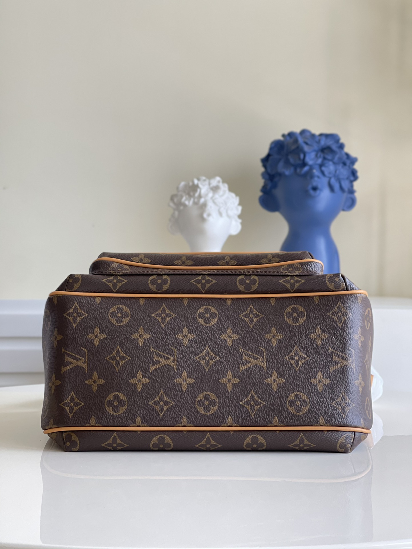 L0vis Vvtt0n Tikal GM one Handbag M40077