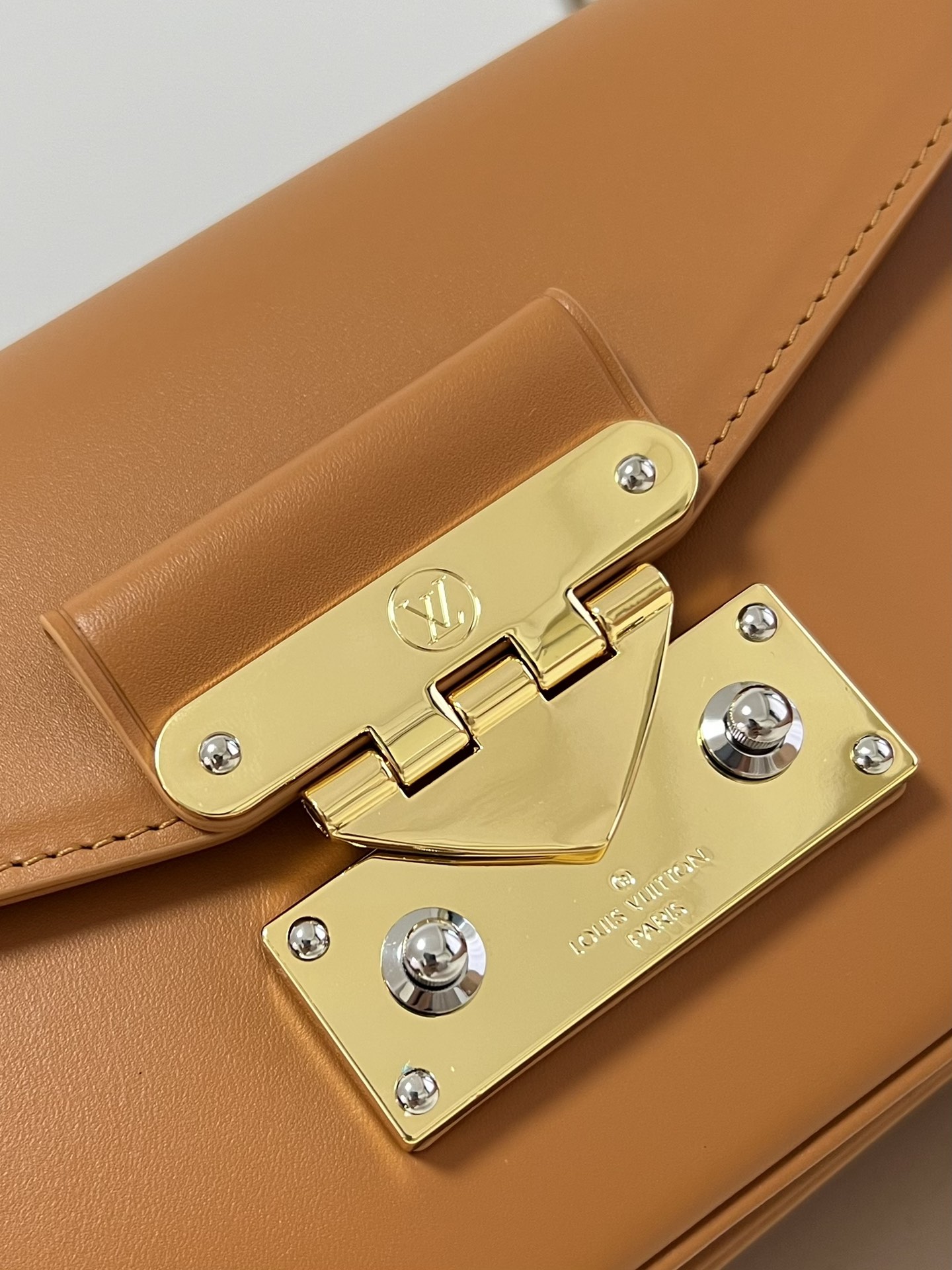 L0vis Vvtt0n Swing Poch handbag M20393 02