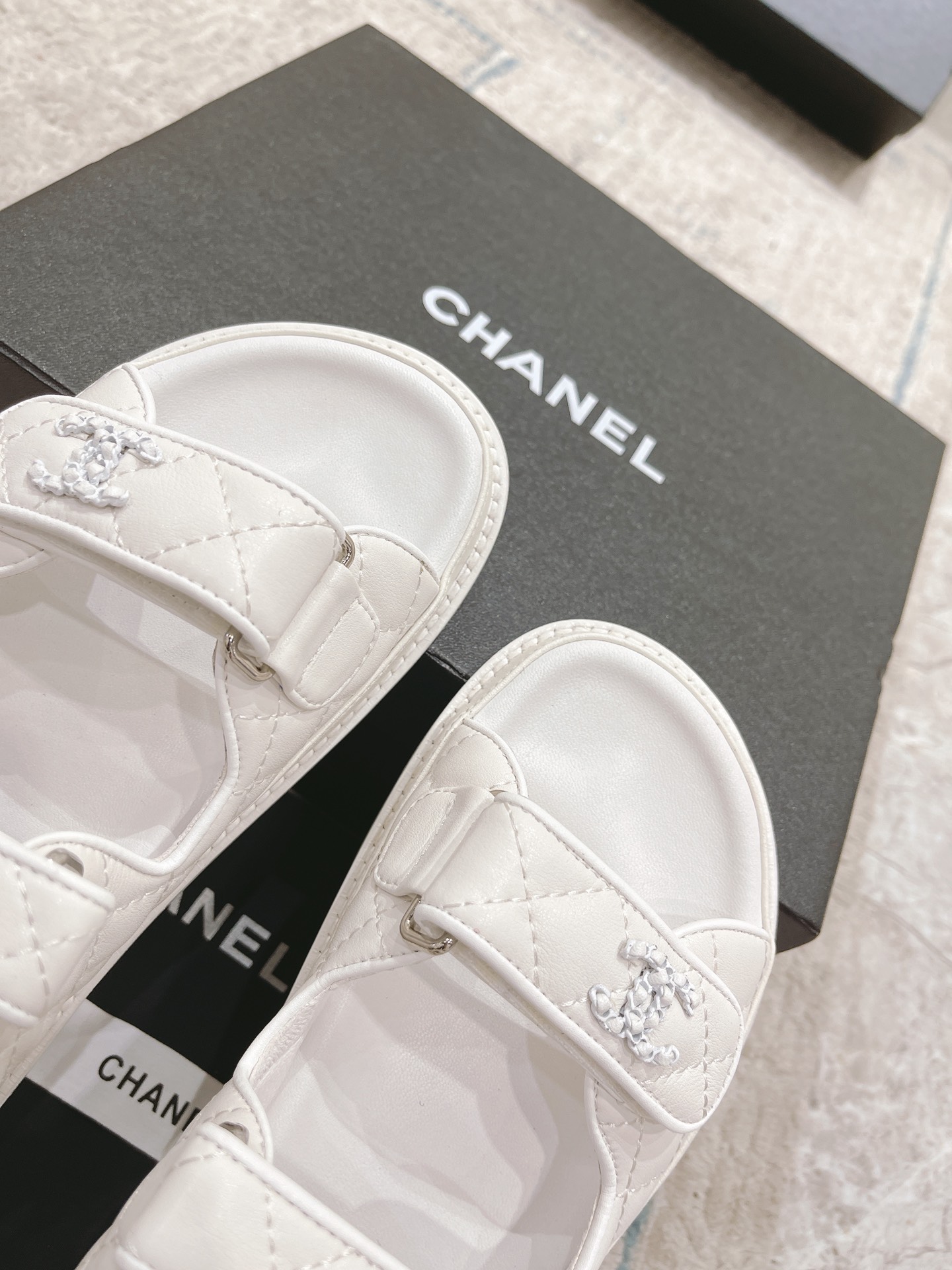 Ch**el Sandals 025